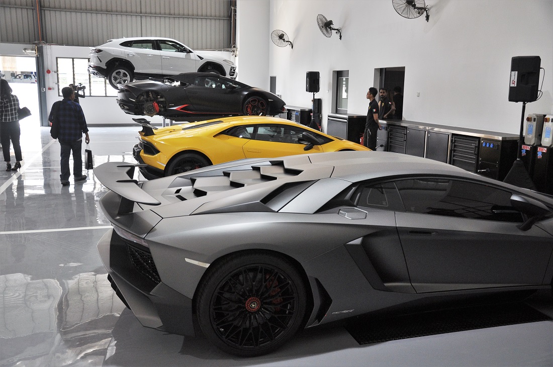 Debosselage-Carrosserie-Garage-Automobile-Reparation-Peinture-Mecanicien-Atelier-Grele-Geneve-8