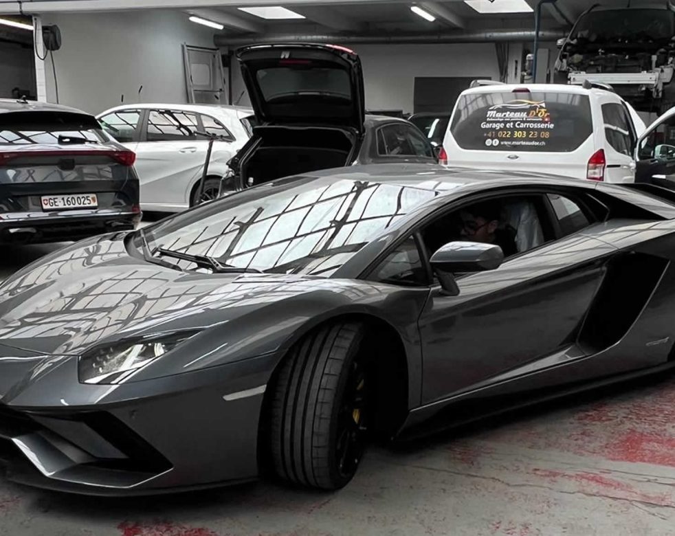 Debosselage-Carrosserie-Garage-Automobile-Reparation-Peinture-Mecanicien-Atelier-Grele-Geneve-9